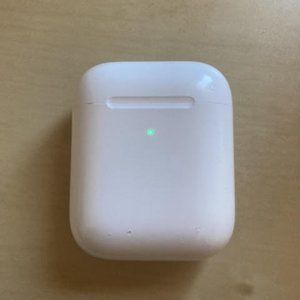 Apple Airpods gen 2 charging case